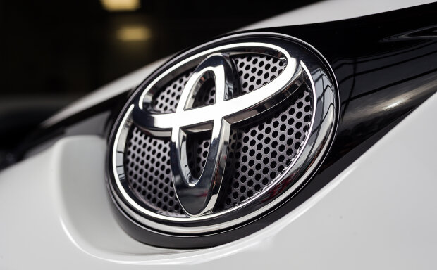 Подушка безпеки вистрілює раптово: власників автомобілів Toyota вже попередили