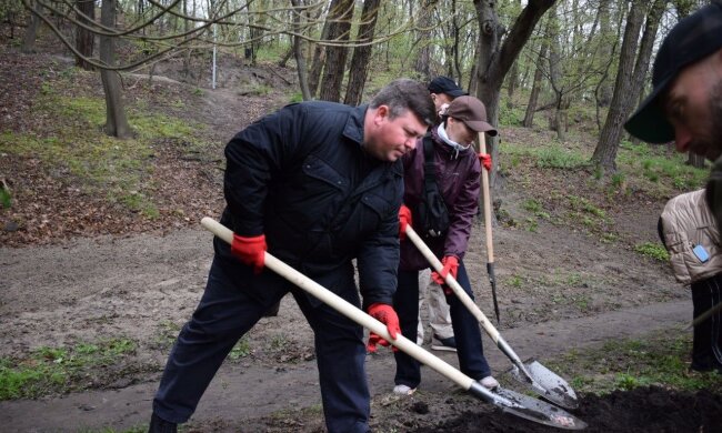 День окружающей среды на Подоле: толока, озеленение и общая ответственность общества