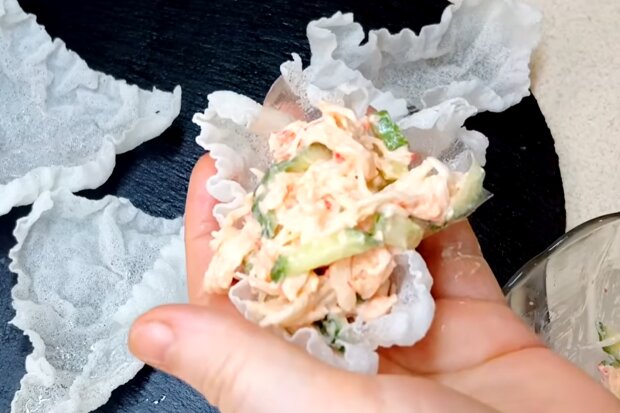 Закуска з крабових паличок, кадр з відео