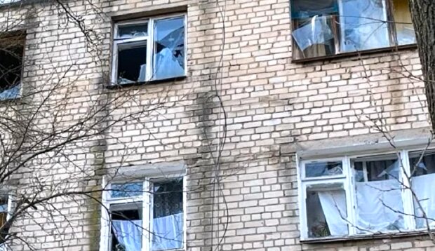 Разбитые окна. Фото: YouTube