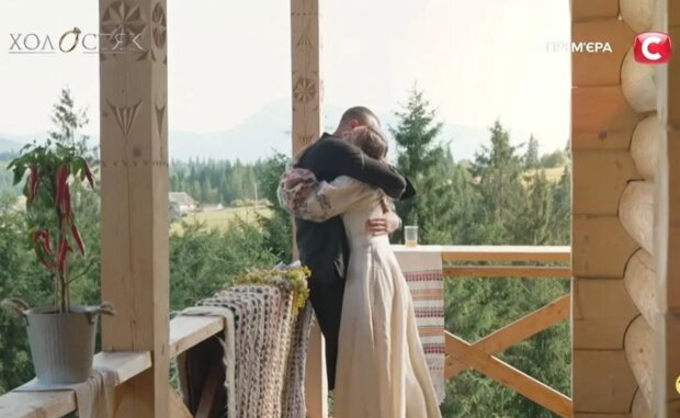 Тарас Цимбалюк и Надин Головчук, кадр из видео