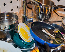 Грязная посуда в доме, фото: youtube.com