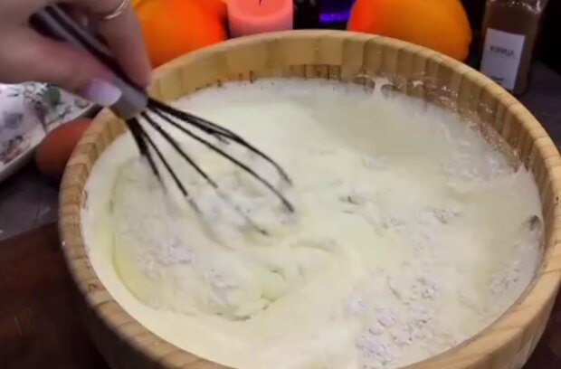 Яблучний рулет, кадр з відео