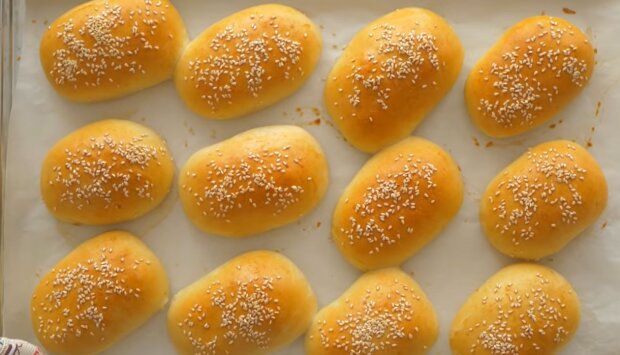 Рецепт пиріжків із картопляного дріжджового тіста, які вражають своєю ніжністю. Фото: YouTube