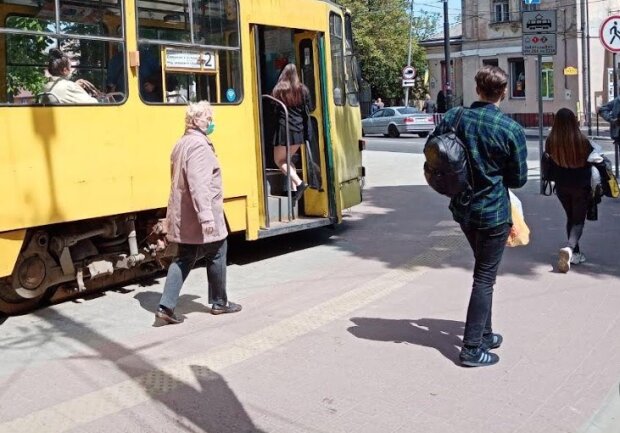 Общественный транспорт останавливает работу: Ляшко сделал срочное заявление