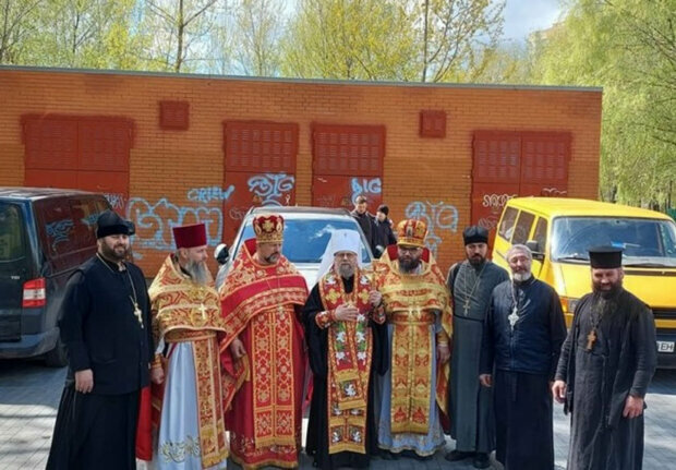Духовенство Украинской Православной Церкви отправилось с Благодатным огнем в зону ООС