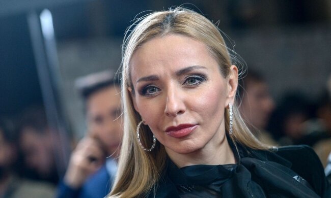 Готовится работать на Киев: жена Пескова взяла НАТОвскую винтовку  и показала, какой одеждой обрадует сокамерников