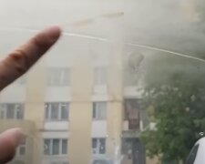 Запотевшее стекло: скрин с видео