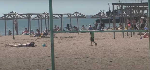 Не поспішайте у відпустки: в Україні затоплює популярні пляжі і курорти