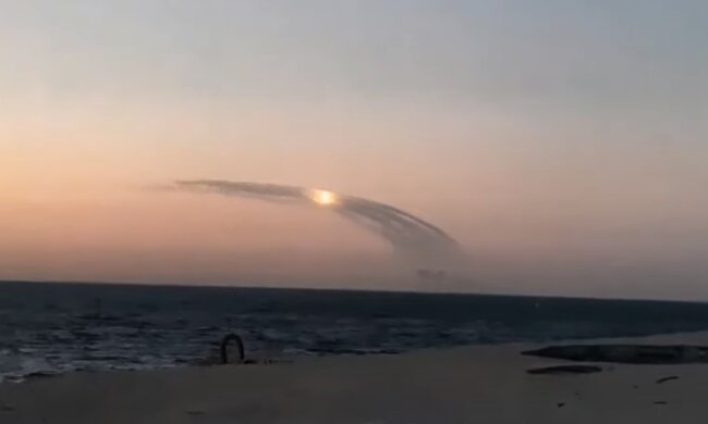 Ночная атака: под Киевом сбили вражескую ракету. У людей пропал свет