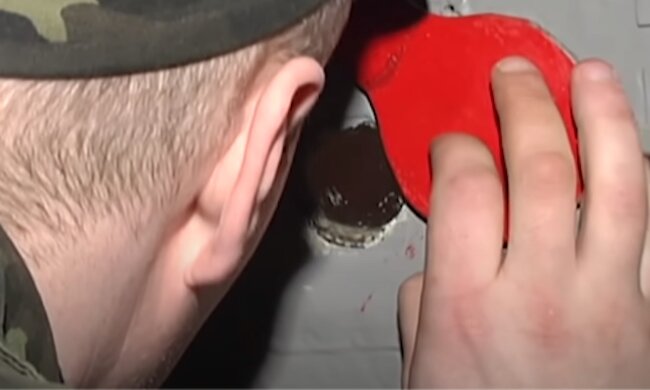 Струм, елетрошокери та "прогін" через металеві прути. Жінок роздягали перед усіма: звільнені українці розповіли про російський полон