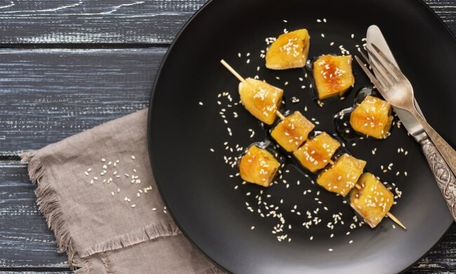 Лучше самодельной карамели: как приготовить необычные конфеты из банана и коричневого сахара. Рецепт