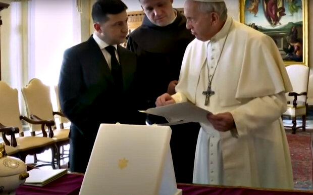 Президент Украины и Папа Римский. Фото: скриншот YouTube-видео.