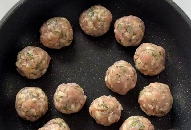 Тефтелі в томатному соусі, кадр з відео