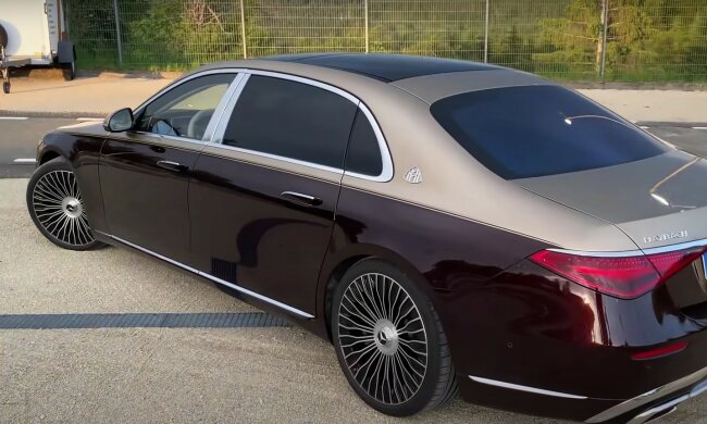 Mercedes Benz. Фото: скріншот YouTube-відео