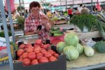 Овощи продаются на рынке, фото: youtube.com