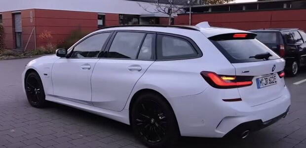 BMW 330e