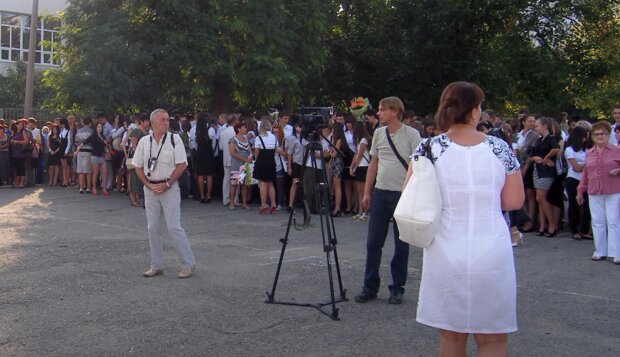 У Сімферополі 1 вересня директор школи обмовилася і відправила першокласників в "останню путь"