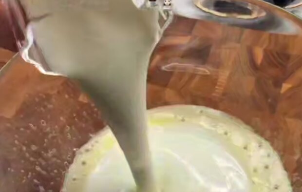 Бананові міні-панкейки, кадр з відео