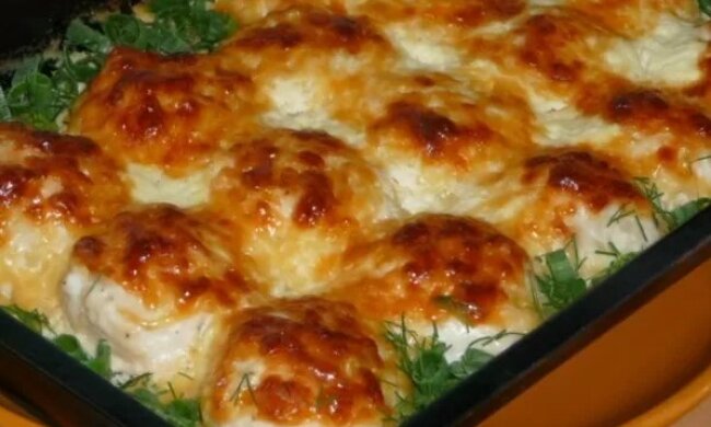 Куриные шарики в сырном соусе, фото: youtube.com