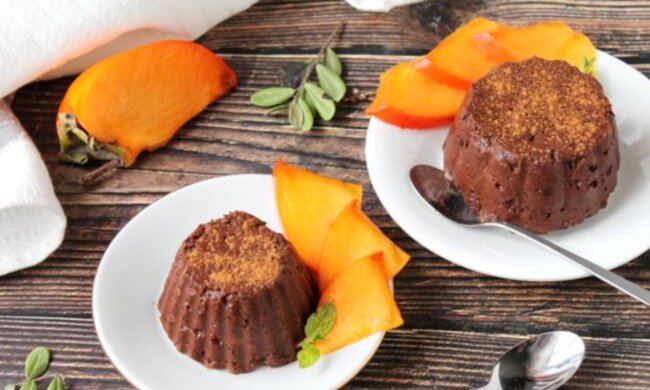 Шоколадний десерт із хурми, кадр з відео