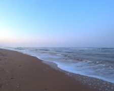 Ні медуз, ні комах, ні водоростей: в Україні знайшли найчистіший пляж на Чорному морі. Відео