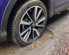 Большая ошибка, которую повторяют все автомобилисты: почему нельзя тормозить сразу перед ямами