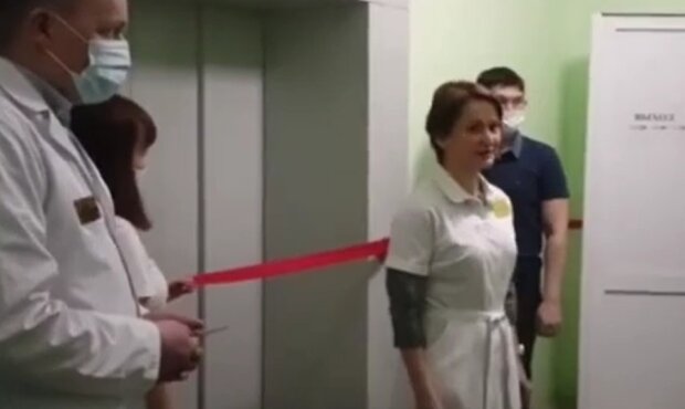 У Росії урочисто відкрили ліфт для трун в одній із лікарень. Відео
