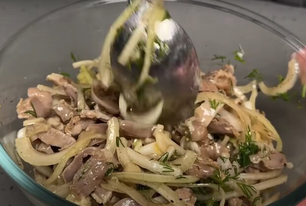 Маринованные желудки, кадр из видео