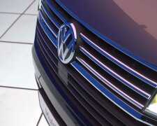 Офис на колесах: Volkswagen показал новое поколение Multivan Т7