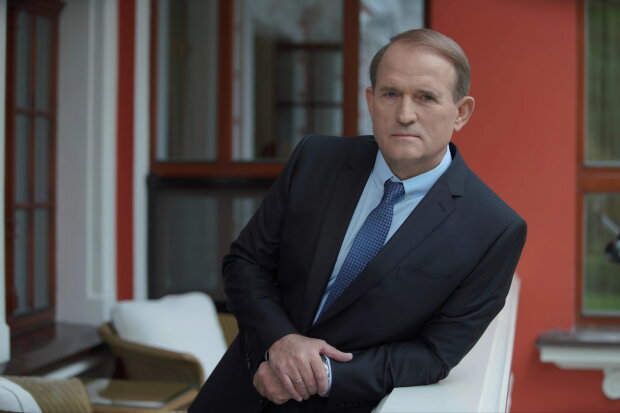Viktor Medvedchuk I Oksana Marchenko Pomogli Hersonskomu Kardiocentru Sredstvami Zashity Hajzer
