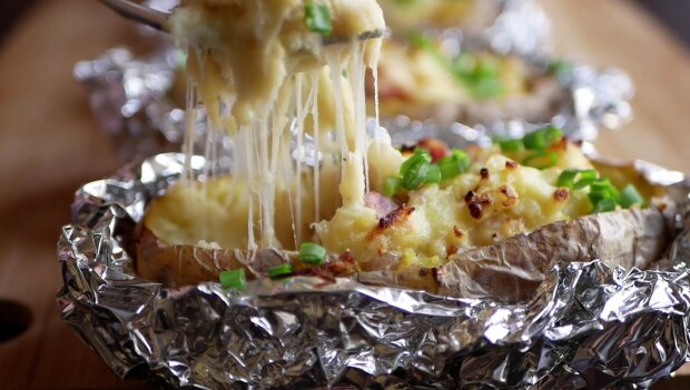 Картопля, фарширована грибами