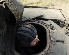 Войска РФ начали закапывать свои танки: Жданов рассказал о приказах Кремля