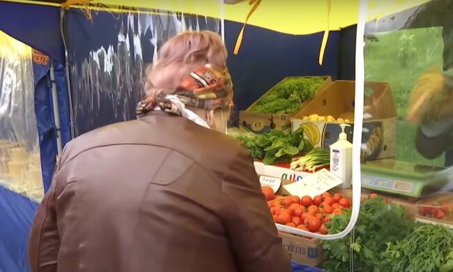 Закупівля продуктів. Фото: скріншот YouTube-відео