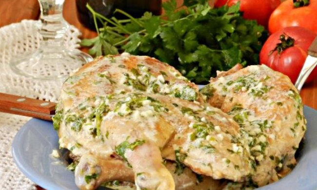 А подливку захочется выпить: рецепт сочной курицы по-грузински, которая готовится в сливках