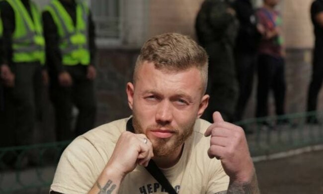 Розрізав вени під управлінням поліції в Києві: ветеран заявив, що його на це штовхнули дії влади