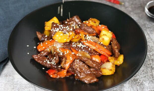 Рецепт очень сочной и нежной говядины по-китайски. Фото: YouTube