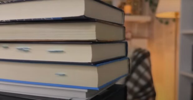 Книги: скрин с видео