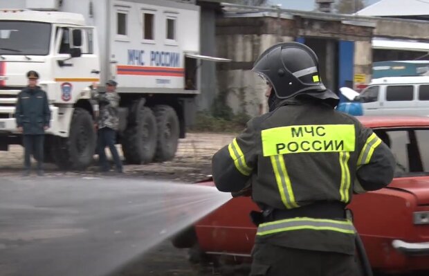 У Росії оголошено історичну евакуацію населення: найпотужніші вибухи та удар по секретному ракетному об'єкту