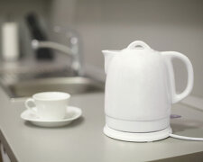 Чайник на кухне, фото: gooosha.ru