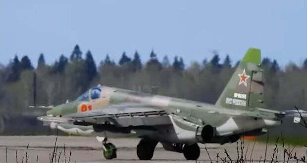 Вот ты и прилетел: ВСУ сбили российский Су-25. Пилота взяли в плен. Видео