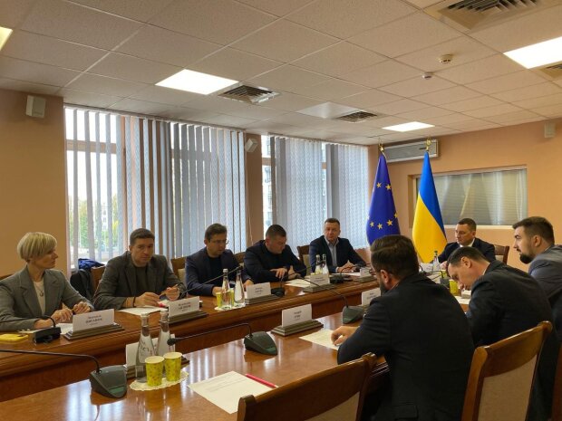 Екологія та бізнес: заступник міністра Ігор Зубович очолив круглий стіл про захист довкілля і контроль