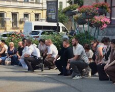 Сльози на Контрактовій: очільник Подолу розповів про прощання з батьком трьох дітей, який загинув у першому бою