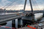 Рух через мости Києва різко обмежили
