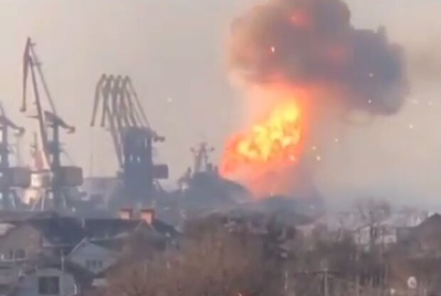 Взрыв российского корабля "Орск", фото: youtube.com