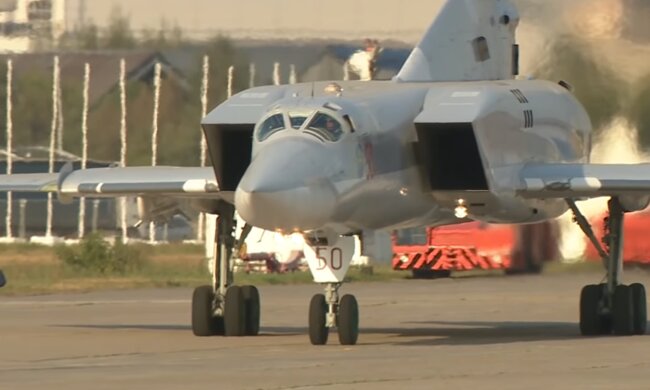 Российские авиадиспетчера благодарят военных пилотов за удары по Киеву: "это было красиво…"
