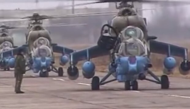 Армия РФ сгоняет боевые вертолеты к границам с Украиной. Названо количество