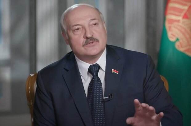 Лукашенко до чогось готується: білоруським депутатам роздали важливий документ зі словами "колишній президент"