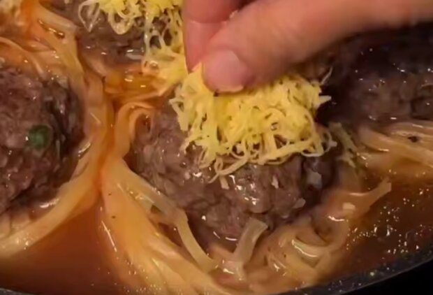 Гнізда з котлетками, кадр з відео