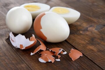 Яйця почистяться за дві секунди: як їх насправді потрібно варити. Проста хитрість